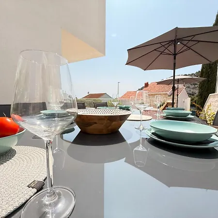 Villa Luxury Emily *