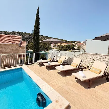 Villa Luxury Emily *