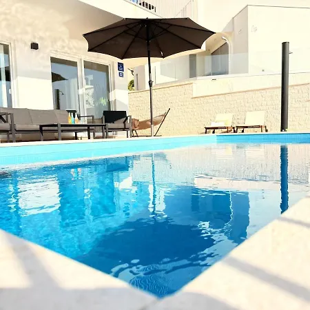 Villa Luxury Emily *